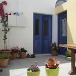 Calderimi Traditional * Fira (Santorini)