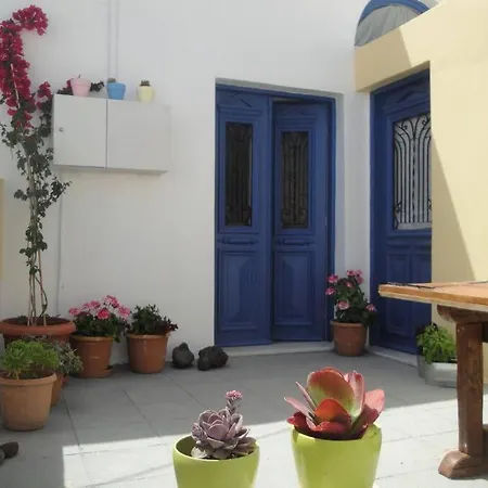 Calderimi Traditional * Fira (Santorini)