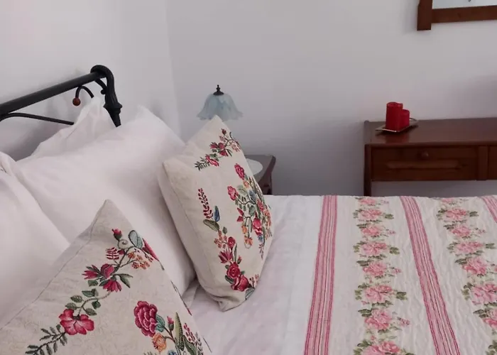 Calderimi Traditional * Fira (Santorini)