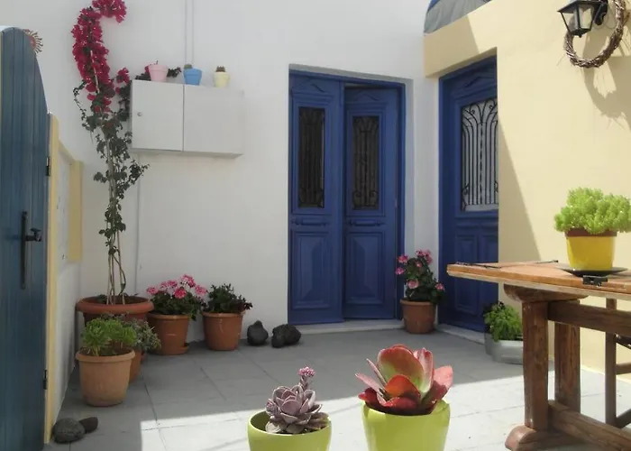 Calderimi Traditional * Fira (Santorini)